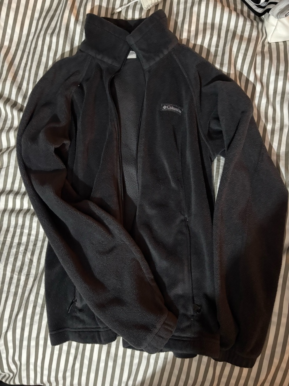 Columbia Black Full-Zip Fleece Jacket *BROKEN ZIP